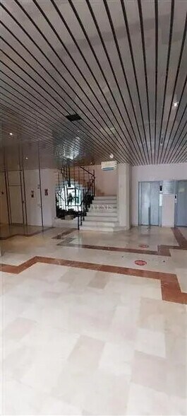 Bureau dans Rosny-sous-Bois à louer - Photo de l’immeuble – Image 3 sur 6