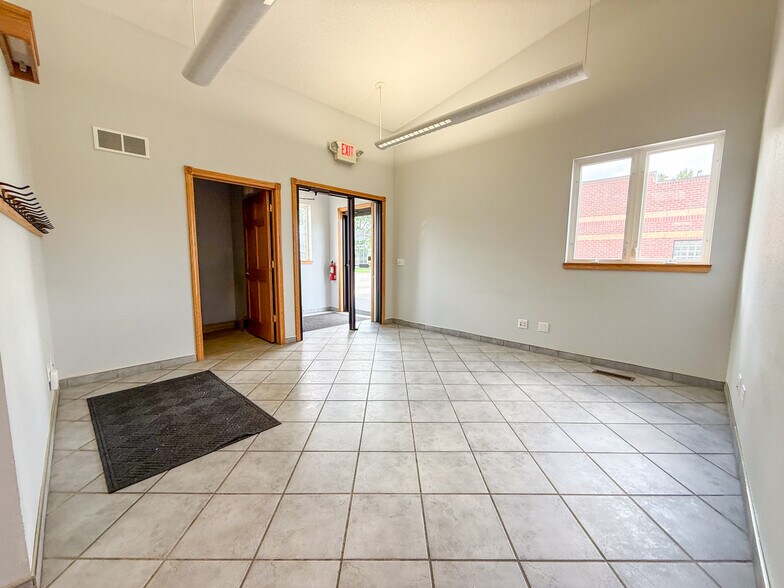 118 S Main St, Medford, MN à louer - Photo intérieure – Image 3 sur 14