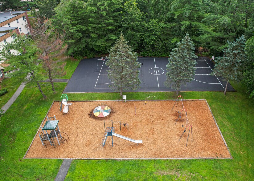 193-321 Fernbank Rd, Springfield, MA à vendre - Photo de l’immeuble – Image 3 sur 26