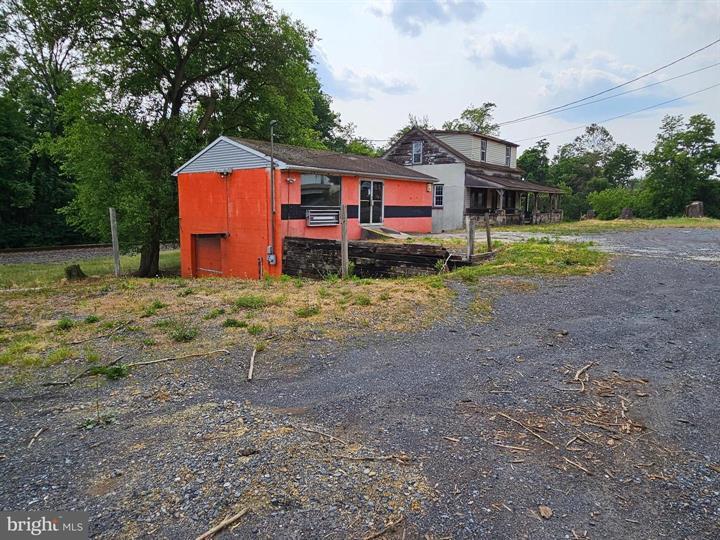 1864 Riverview Rd, Dauphin, PA à vendre - Photo de l’immeuble – Image 2 sur 19