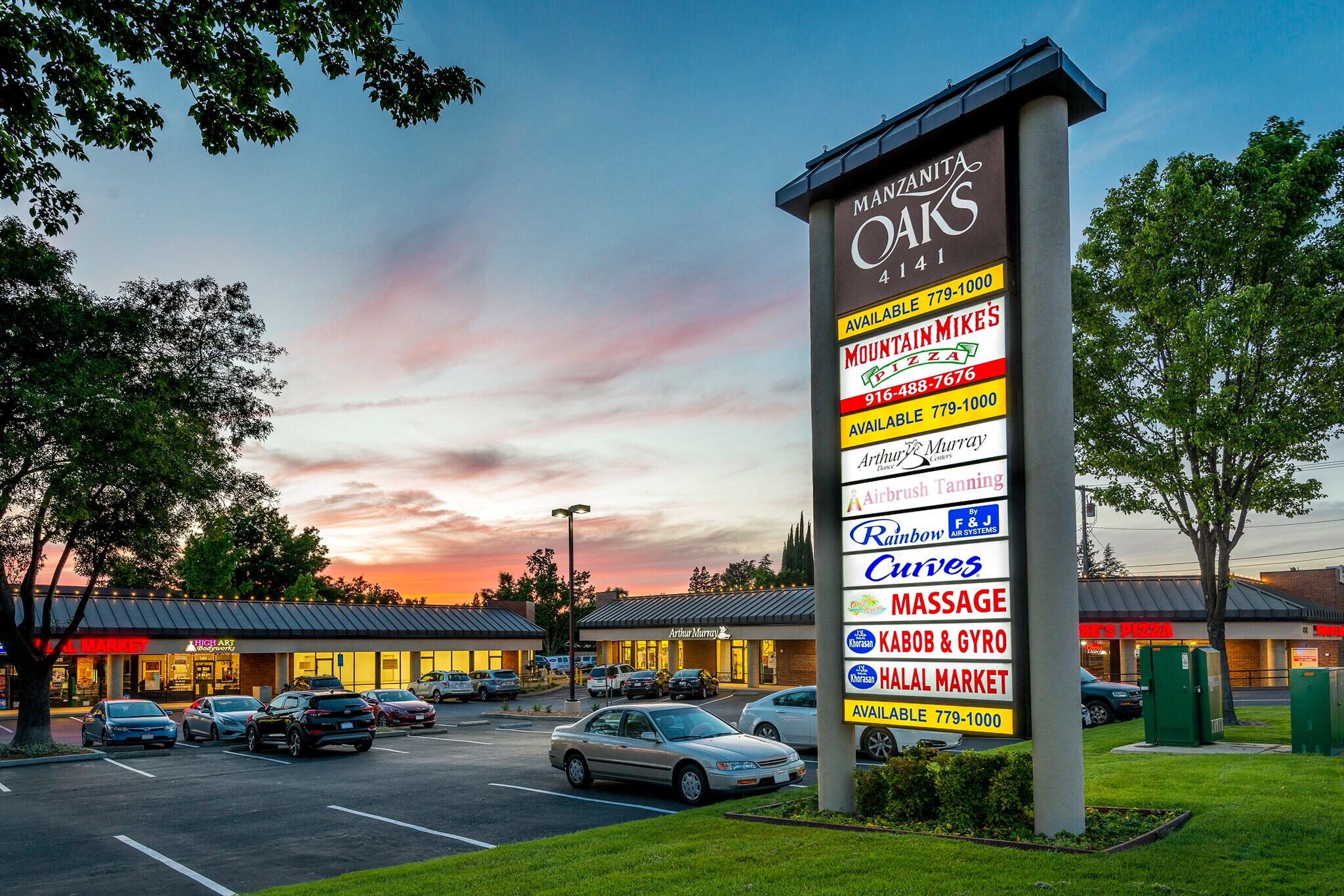 4141 Manzanita, Carmichael, CA à louer Photo principale– Image 1 sur 5