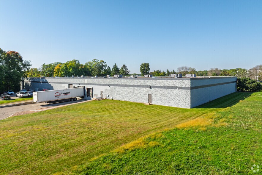 4100 Peavey Rd, Chaska, MN à louer - Photo de l’immeuble – Image 2 sur 4