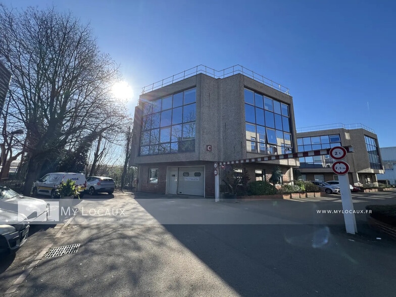 Local d’activités dans Nanterre à louer - Photo de l’immeuble – Image 1 sur 5