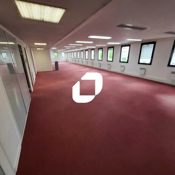 Bureau dans Nanterre à vendre - Photo de l’immeuble – Image 2 sur 17