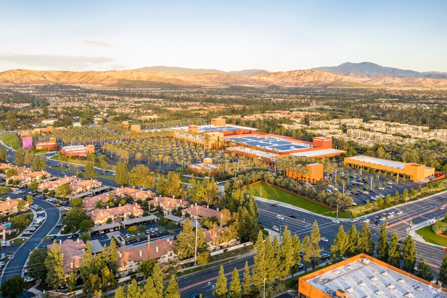 13400 Jamboree Rd, Tustin, CA à louer - Aérien – Image 2 sur 4