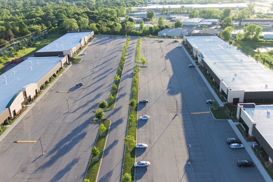 1565 Jefferson Rd, Rochester, NY à louer - Photo de l’immeuble – Image 2 sur 15