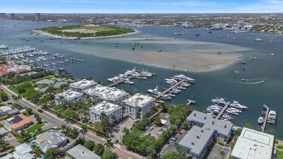 206 Lake Dr, Palm Beach Shores, FL à vendre - Photo de l’immeuble – Image 2 sur 11