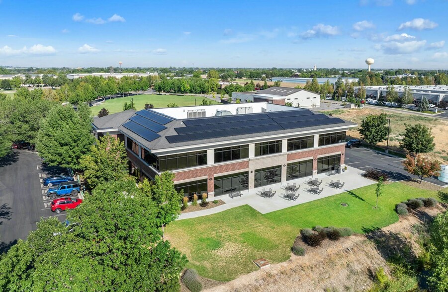704 E United Heritage Ct, Meridian, ID à vendre - Photo de l’immeuble – Image 2 sur 21