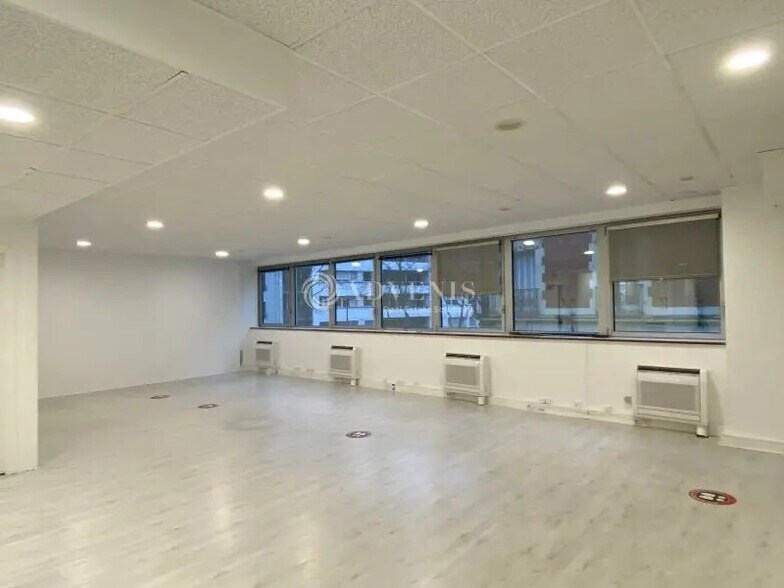 Bureau dans Boulogne-Billancourt à louer - Photo de l’immeuble – Image 1 sur 10