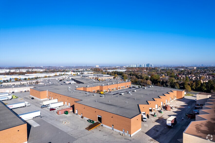 4090 Ridgeway Dr, Mississauga, ON à louer - Photo de l’immeuble – Image 3 sur 5