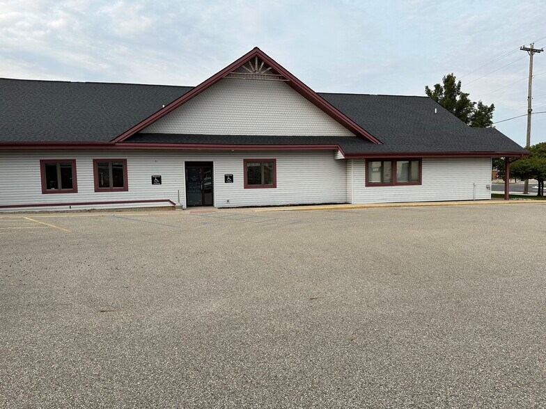 502 W Houghton Ave, West Branch, MI à vendre - Photo de l’immeuble – Image 2 sur 15