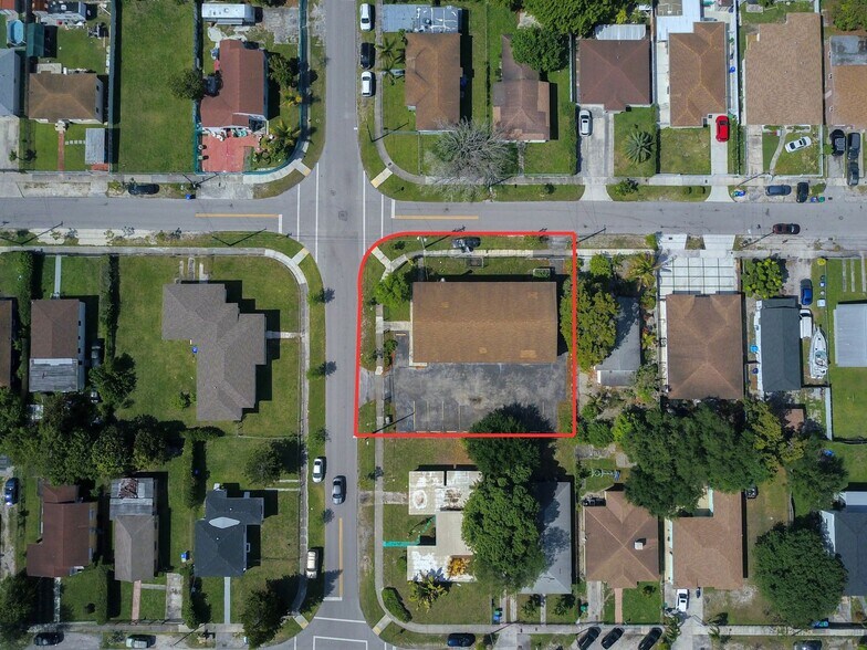 6891 NW 13th Ave, Miami, FL à vendre - Photo de l’immeuble – Image 3 sur 10