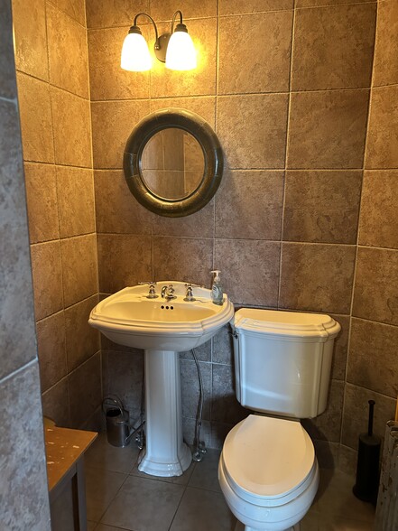 19 N Main St, Marlboro, NJ à vendre - Photo intérieure – Image 3 sur 22