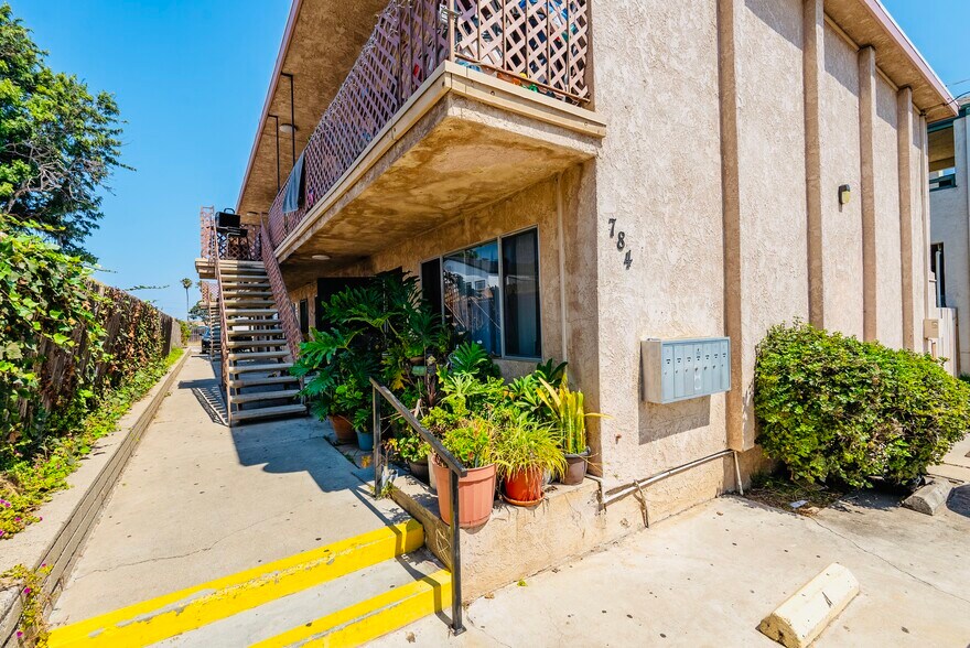 784 Calla Ave, Imperial Beach, CA à vendre - Photo de l’immeuble – Image 2 sur 5