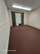 53 N Park Ave, Rockville Centre, NY à louer Photo intérieure– Image 1 sur 12