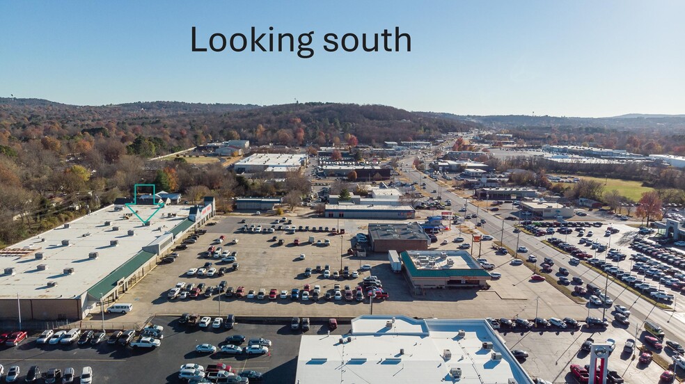 3340 N College Ave, Fayetteville, AR à louer - Aérien – Image 2 sur 9