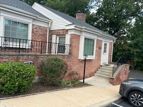 5411-5415 W Cedar Ln, Bethesda, MD à louer Photo de l’immeuble– Image 2 sur 2