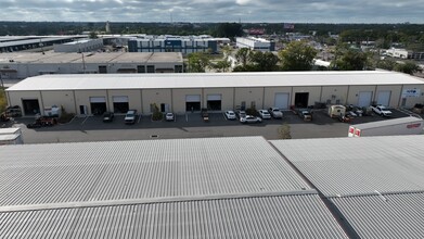 9198 Ulmerton Rd, Largo, FL à louer - Vidéo sur l’annonce professionnelle 