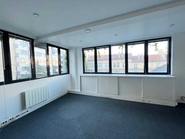 Plus de détails pour Bureau à louer