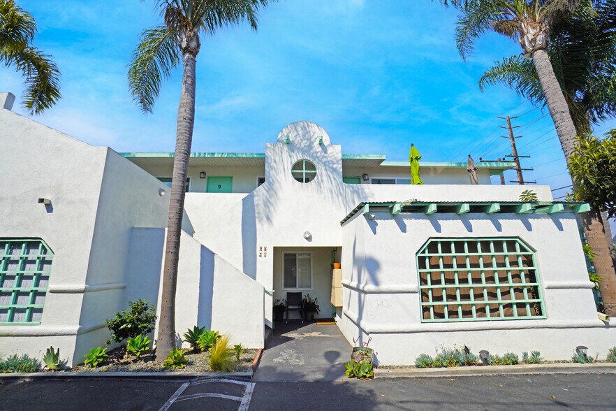 311 W Wilson St, Costa Mesa, CA à vendre - Photo de l’immeuble – Image 3 sur 10