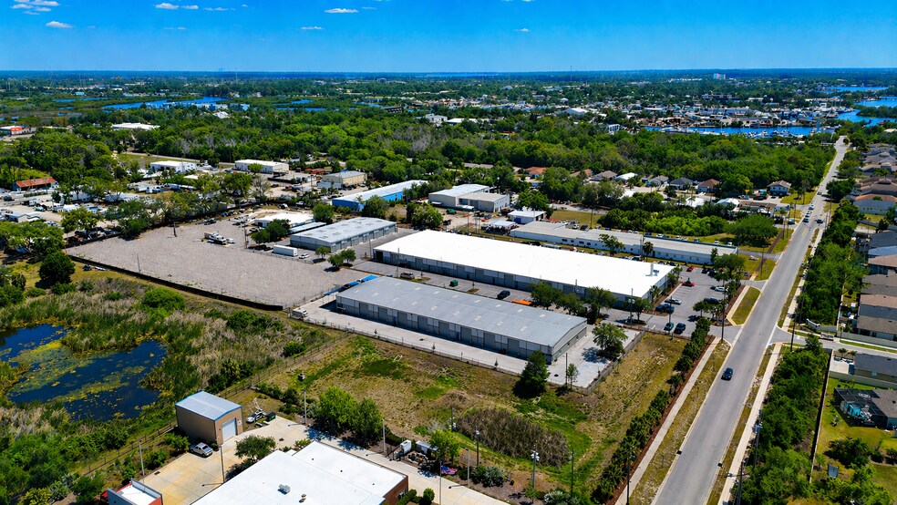 1500 L and R Industrial Blvd, Tarpon Springs, FL à louer - Photo de l’immeuble – Image 2 sur 7