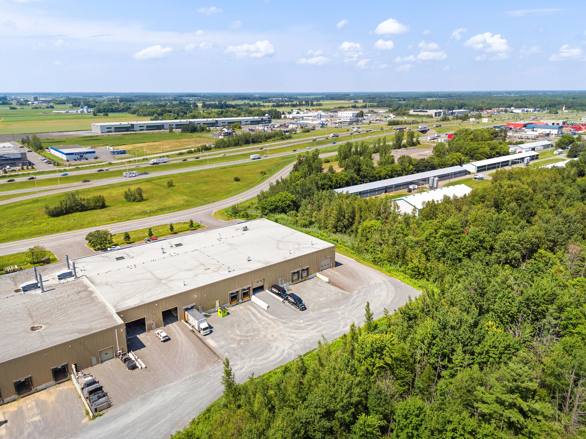 237 St Des Menuisiers, Saint-germain-de-grantham, QC à louer Photo principale– Image 1 sur 5