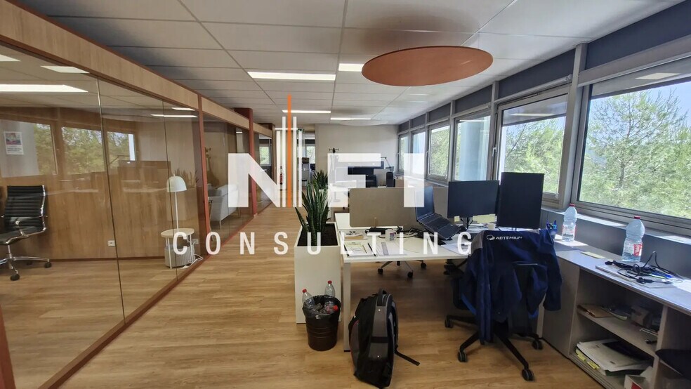 Local commercial dans Valbonne à louer - Photo de l’immeuble – Image 3 sur 4