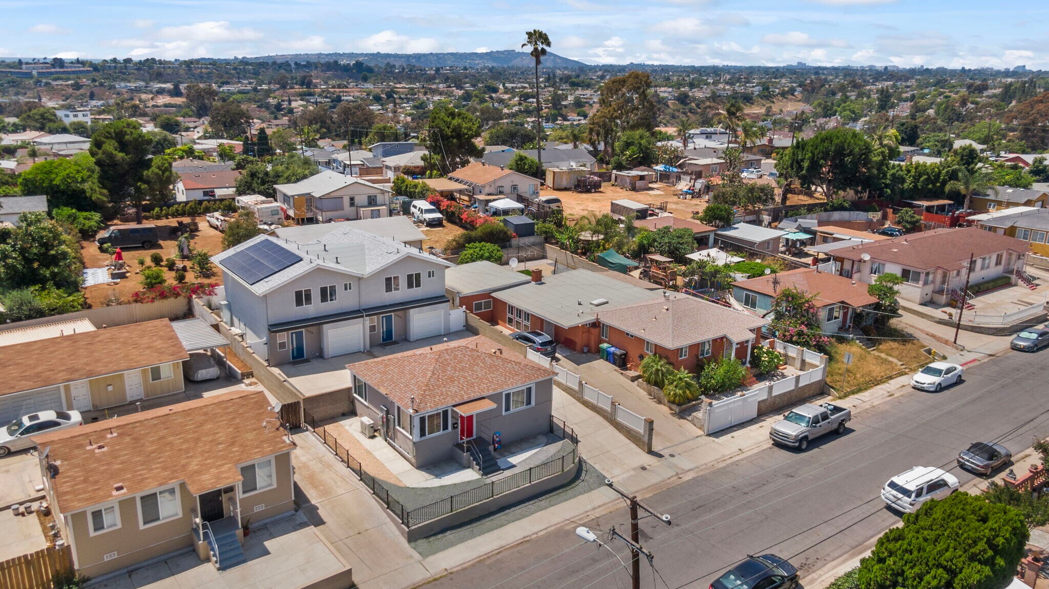2956 Ulric St, San Diego, CA à vendre Photo principale– Image 1 sur 31