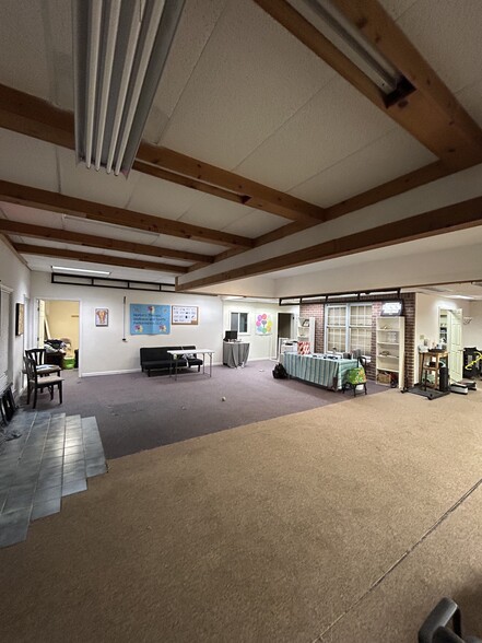 360 E Wyomissing Ave, Mohnton, PA à louer - Photo de l’immeuble – Image 2 sur 8