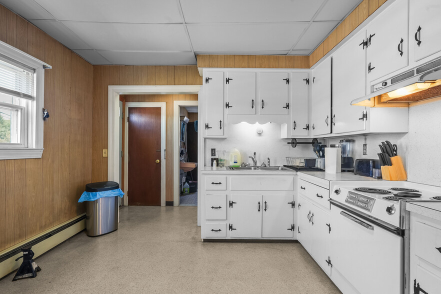 442 Taunton Ave, Seekonk, MA à vendre - Photo de l’immeuble – Image 3 sur 50