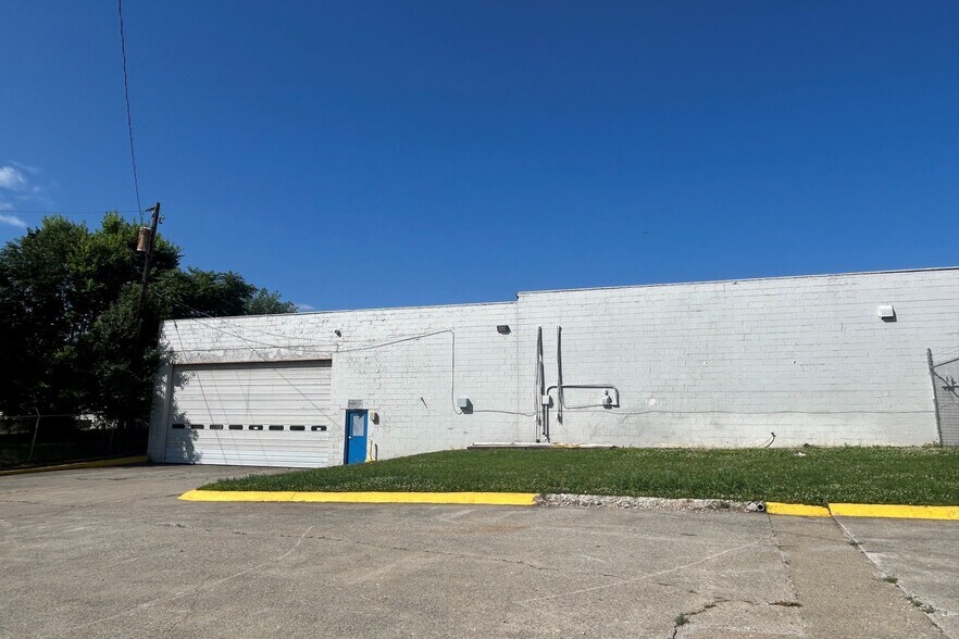 198 Trojan St, Mount Sterling, KY à louer - Photo de l’immeuble – Image 2 sur 18