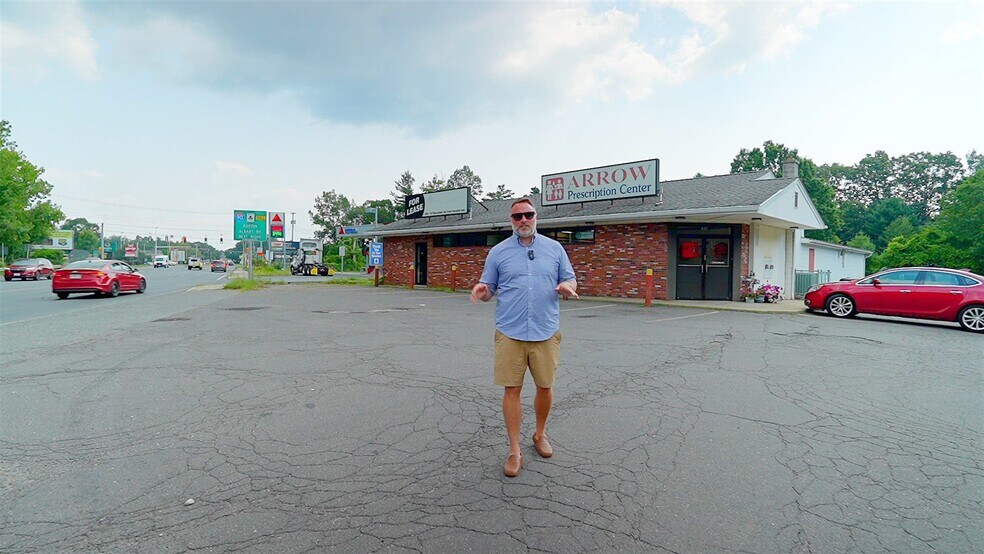 417 N Elm St, Westfield, MA à louer - Vidéo sur l’annonce professionnelle – Image 2 sur 14