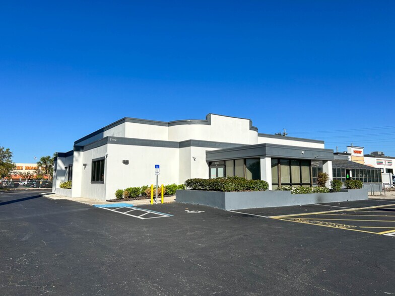 1902 N Dale Mabry Hwy, Tampa, FL à louer - Photo de l’immeuble – Image 2 sur 2