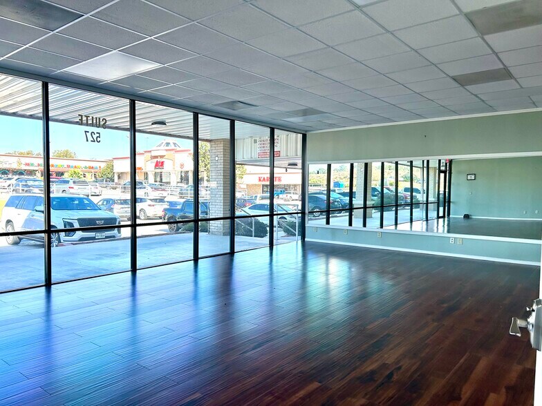 19380 Highway 105 W, Montgomery, TX à louer - Photo de l’immeuble – Image 2 sur 9