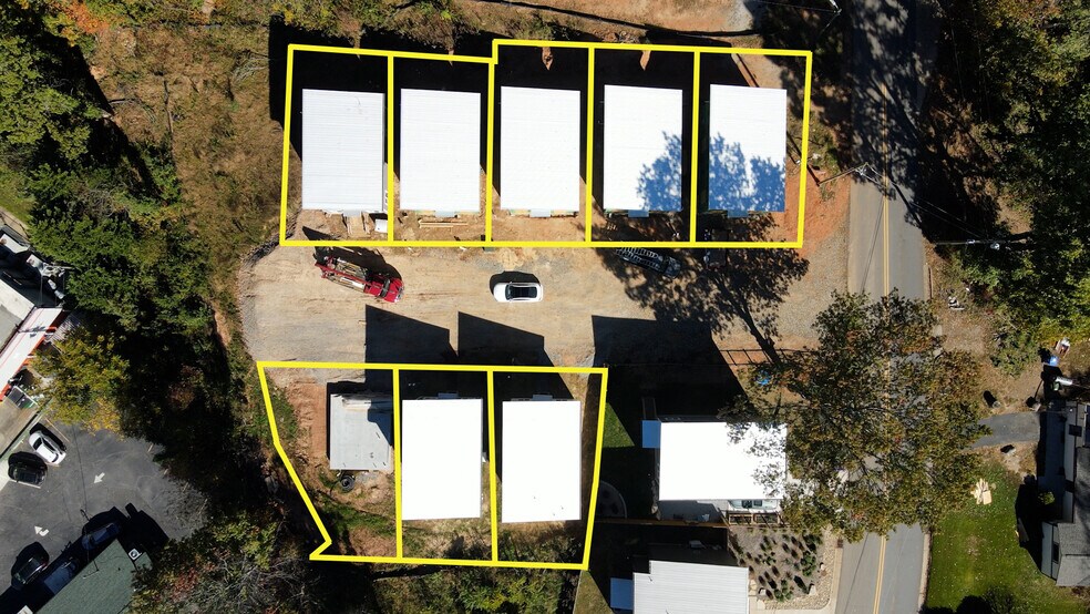 108 Lager Ln, Asheville, NC à vendre - Photo de l’immeuble – Image 1 sur 26