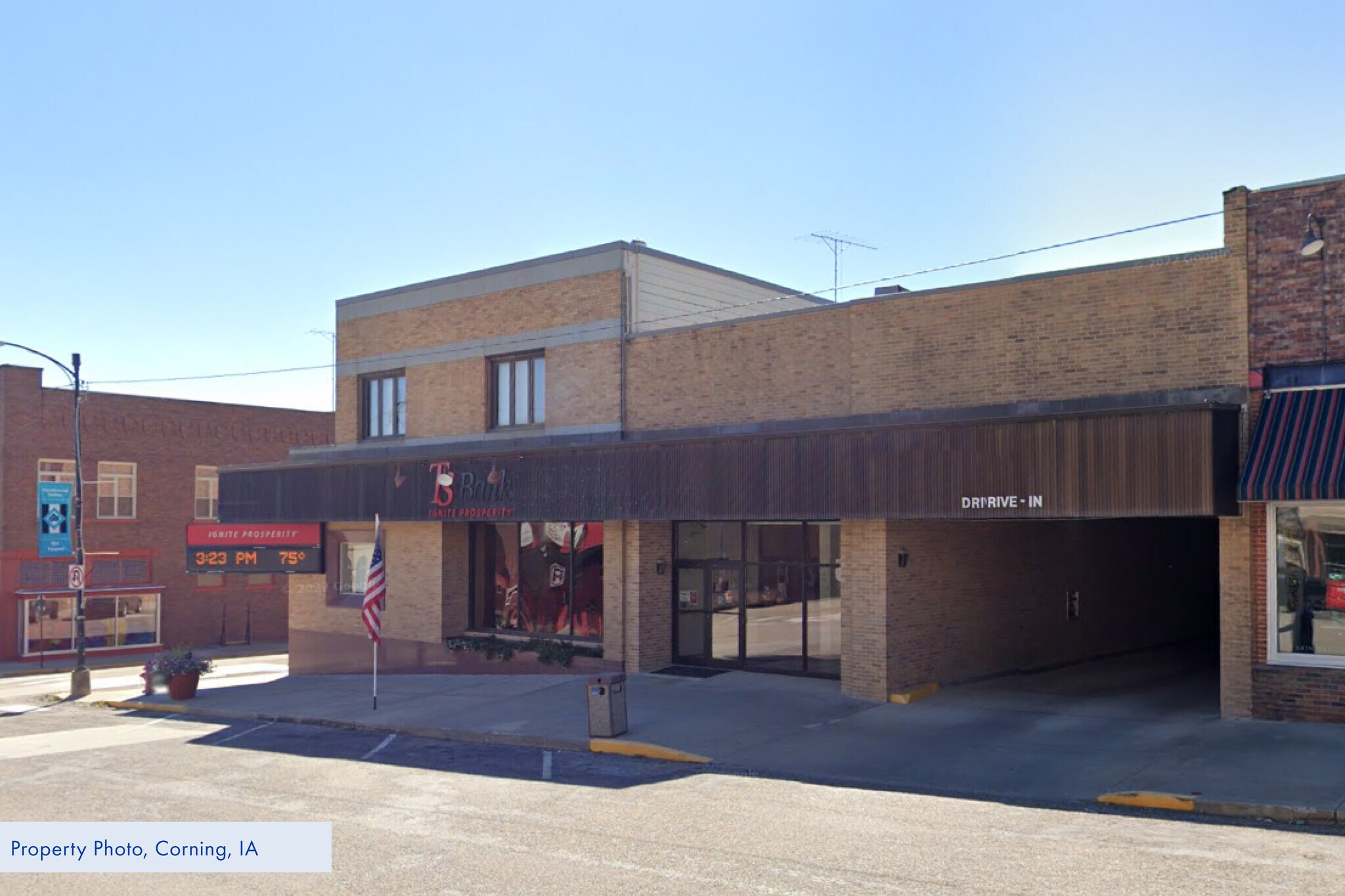 701 Davis Ave, Corning, IA à vendre Photo principale– Image 1 sur 2