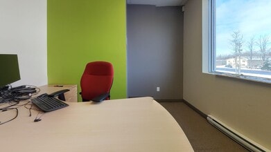 1080 Champlain St, Dieppe, NB à louer Photo intérieure– Image 2 sur 5
