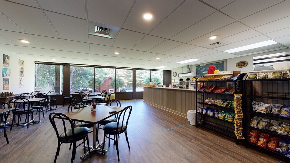 10-40 Tower Ln, Avon, CT à louer - Numérisation 3D Matterport – Image 3 sur 15