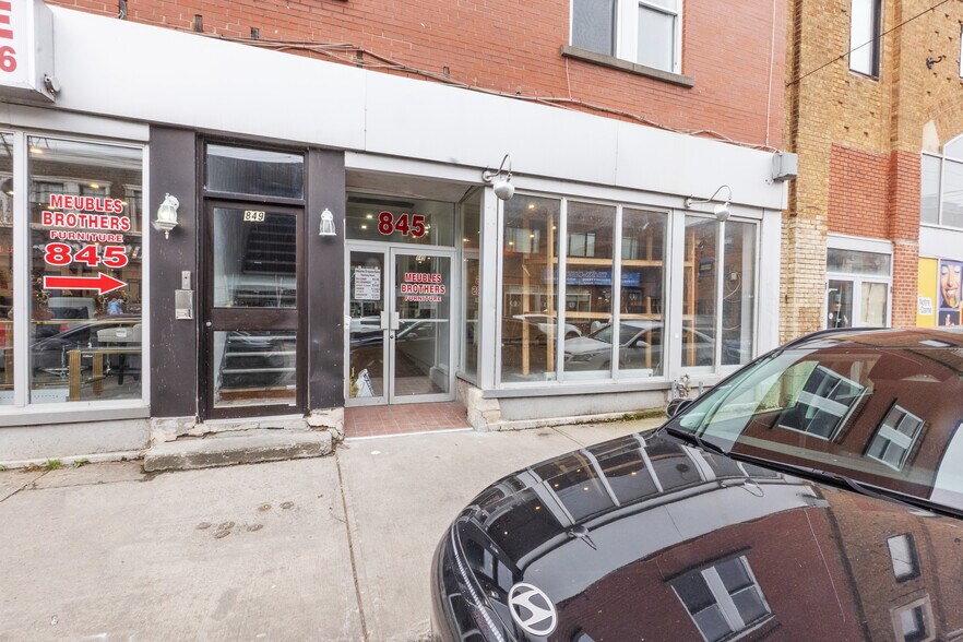 845-865 St Notre-Dame O, Montréal, QC à louer - Photo de l’immeuble – Image 2 sur 9