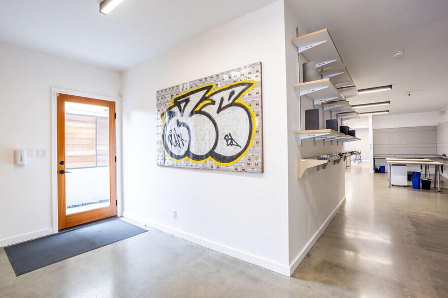 12421 Venice Blvd, Los Angeles, CA à louer - Photo de l’immeuble – Image 3 sur 22