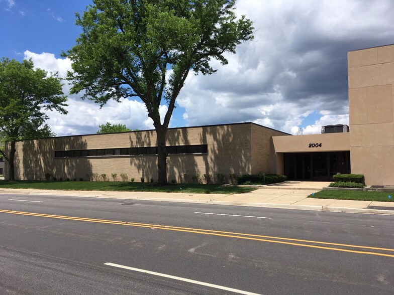2004 Miner St, Des Plaines, IL à louer - Photo de l’immeuble – Image 1 sur 9