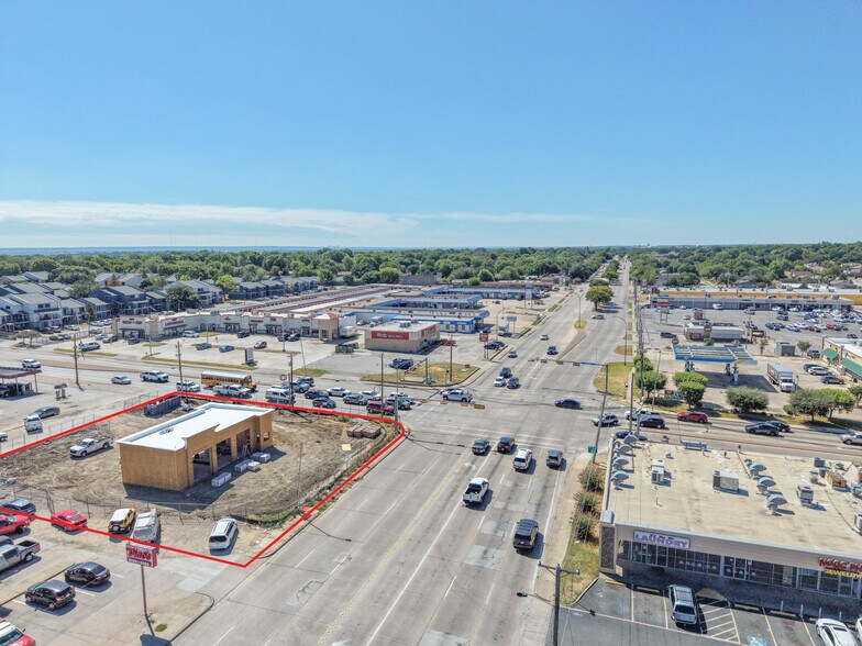 901 E Arkansas Ln, Arlington, TX à vendre - Photo de l’immeuble – Image 2 sur 6