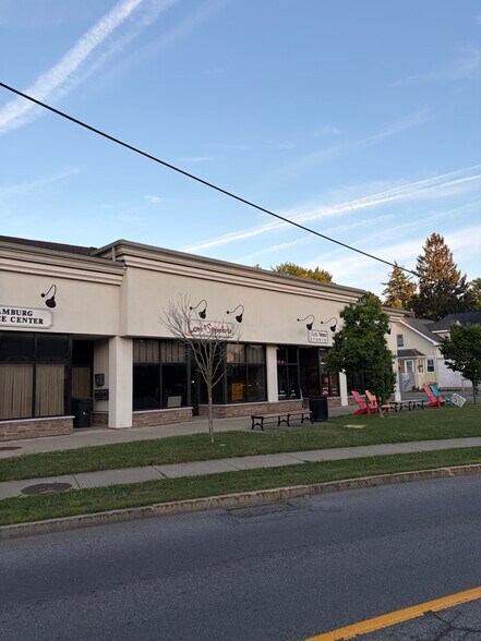 239-243 Buffalo St, Hamburg, NY à louer - Photo de l’immeuble – Image 3 sur 6