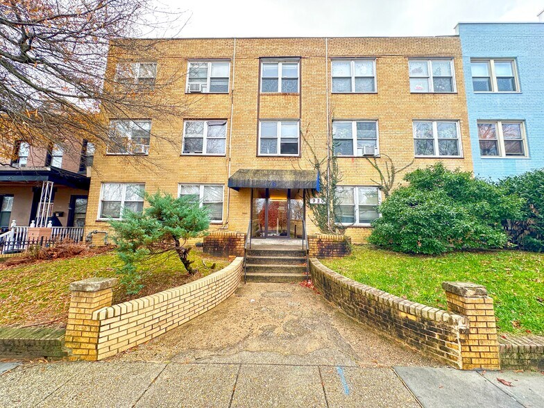 920 Madison St NW, Washington, DC à vendre - Photo de l’immeuble – Image 2 sur 7