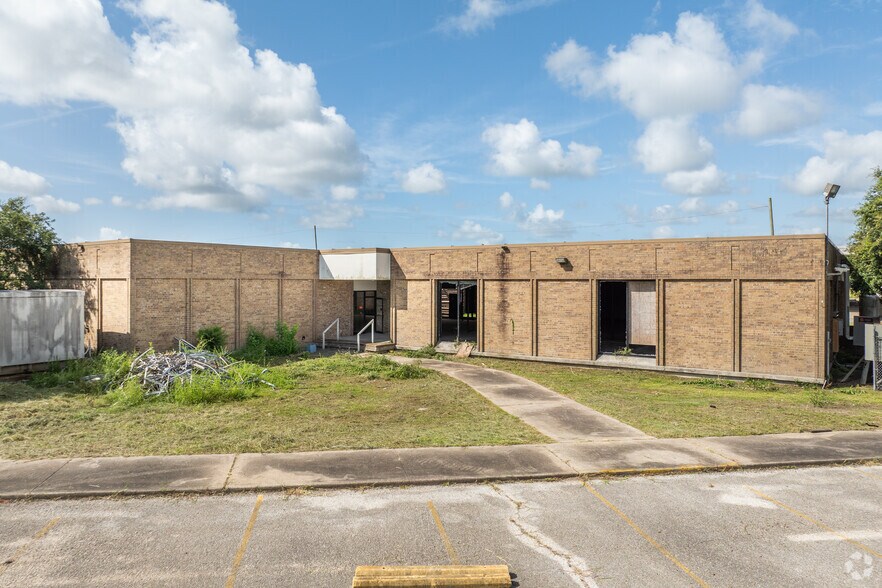 3100 Gulf Fwy, La Marque, TX à vendre - Photo de l’immeuble – Image 3 sur 16