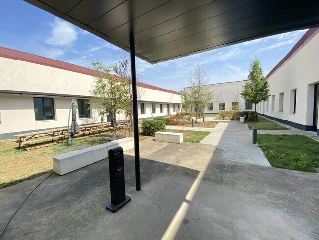 Plus de détails pour Bureau à louer