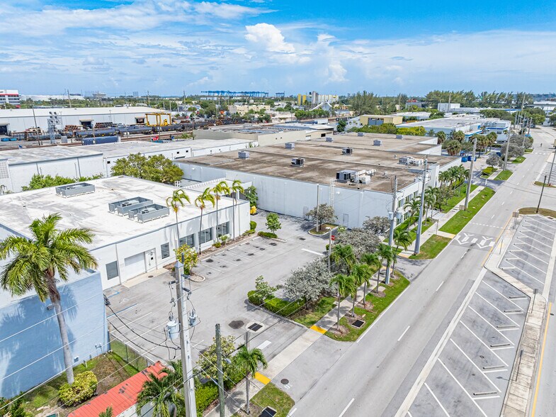 3000-3004 SW 2nd Ave, Fort Lauderdale, FL à louer - Photo de l’immeuble – Image 3 sur 31