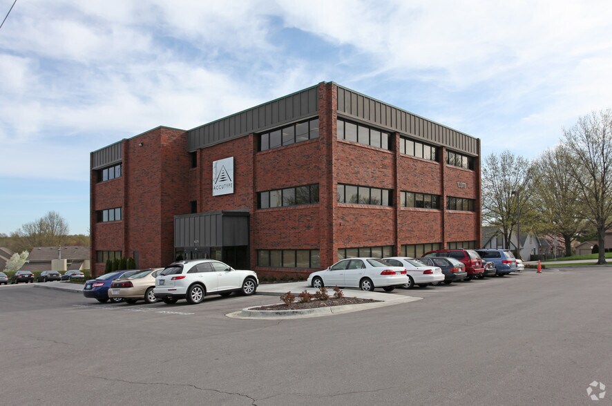 10300 W 103rd St, Overland Park, KS à vendre - Photo principale – Image 1 sur 23