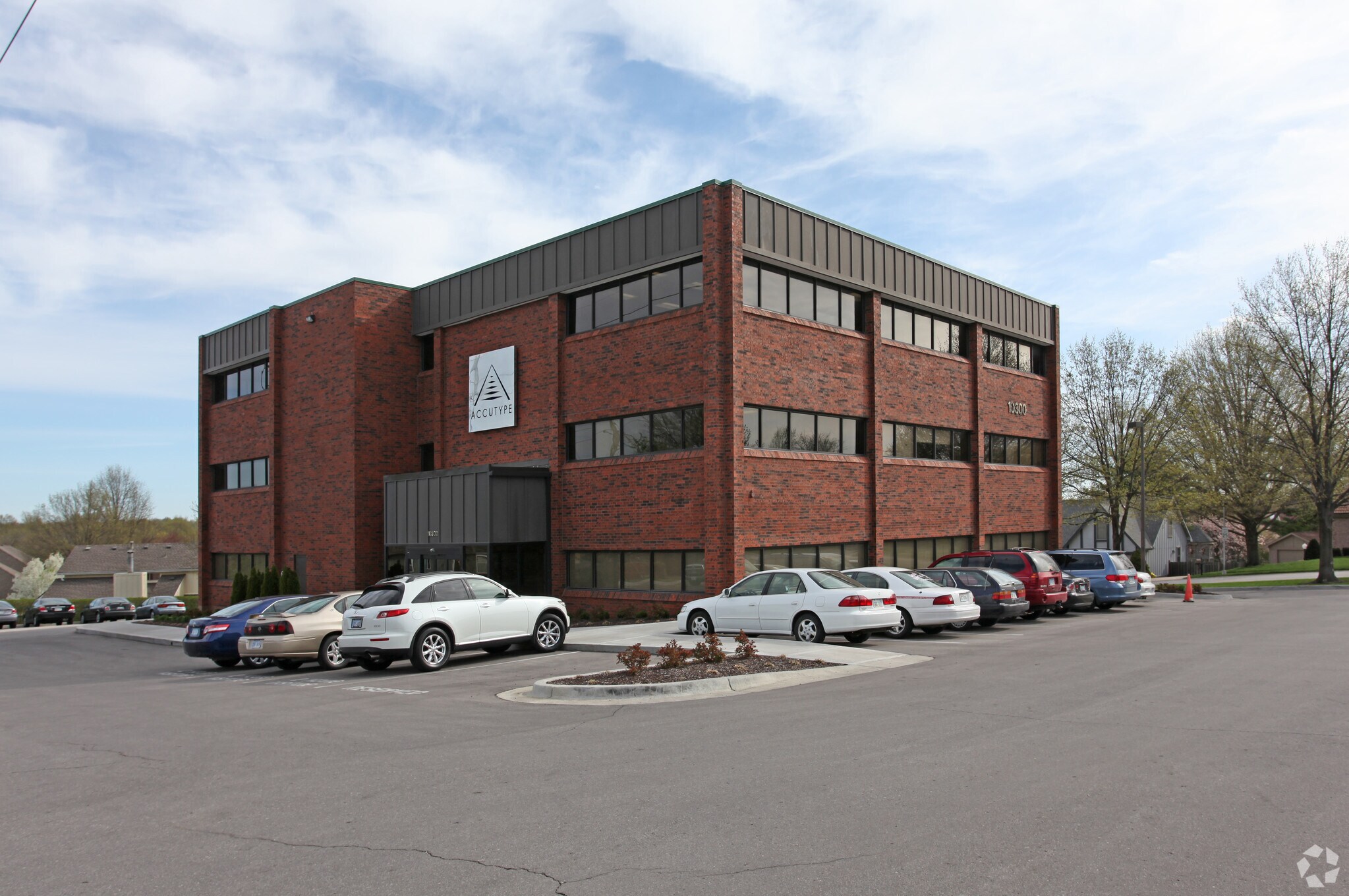 10300 W 103rd St, Overland Park, KS à vendre Photo principale– Image 1 sur 24