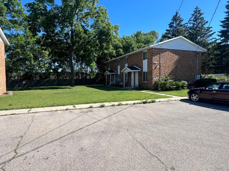 863 Lincoln Ave, Holland, MI à vendre - Photo de l’immeuble – Image 3 sur 6